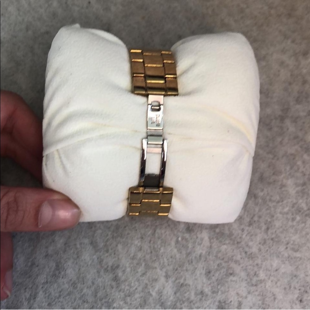 Kate Spade Watch - Picture 3 of 6